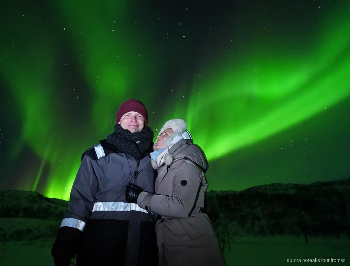 Gruppo durante la caccia illimitata all'aurora boreale a Tromsø