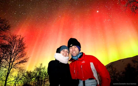 Aurore boréale au-dessus d'un paysage arctique près de Tromsø